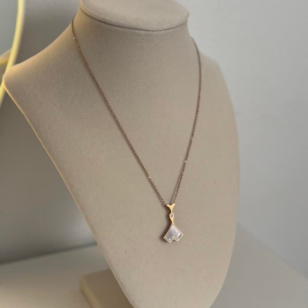 Rose Gold Necklace White Crystal Pendant Stainless Steel Luxury Dainty Jewelry - Picture 4 of 5